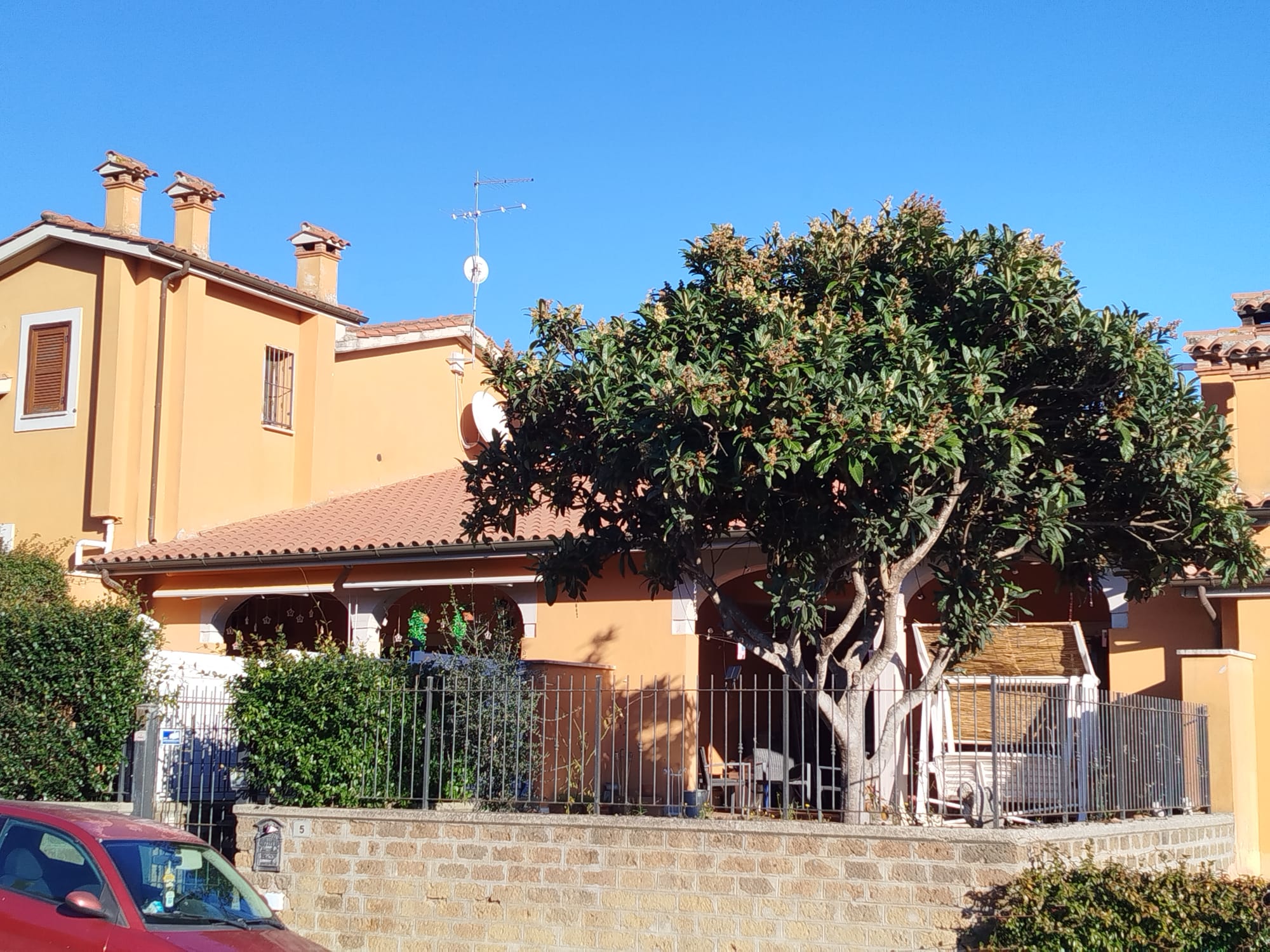 35858566-D2EB-42A4-AA1F-621D5F90545F