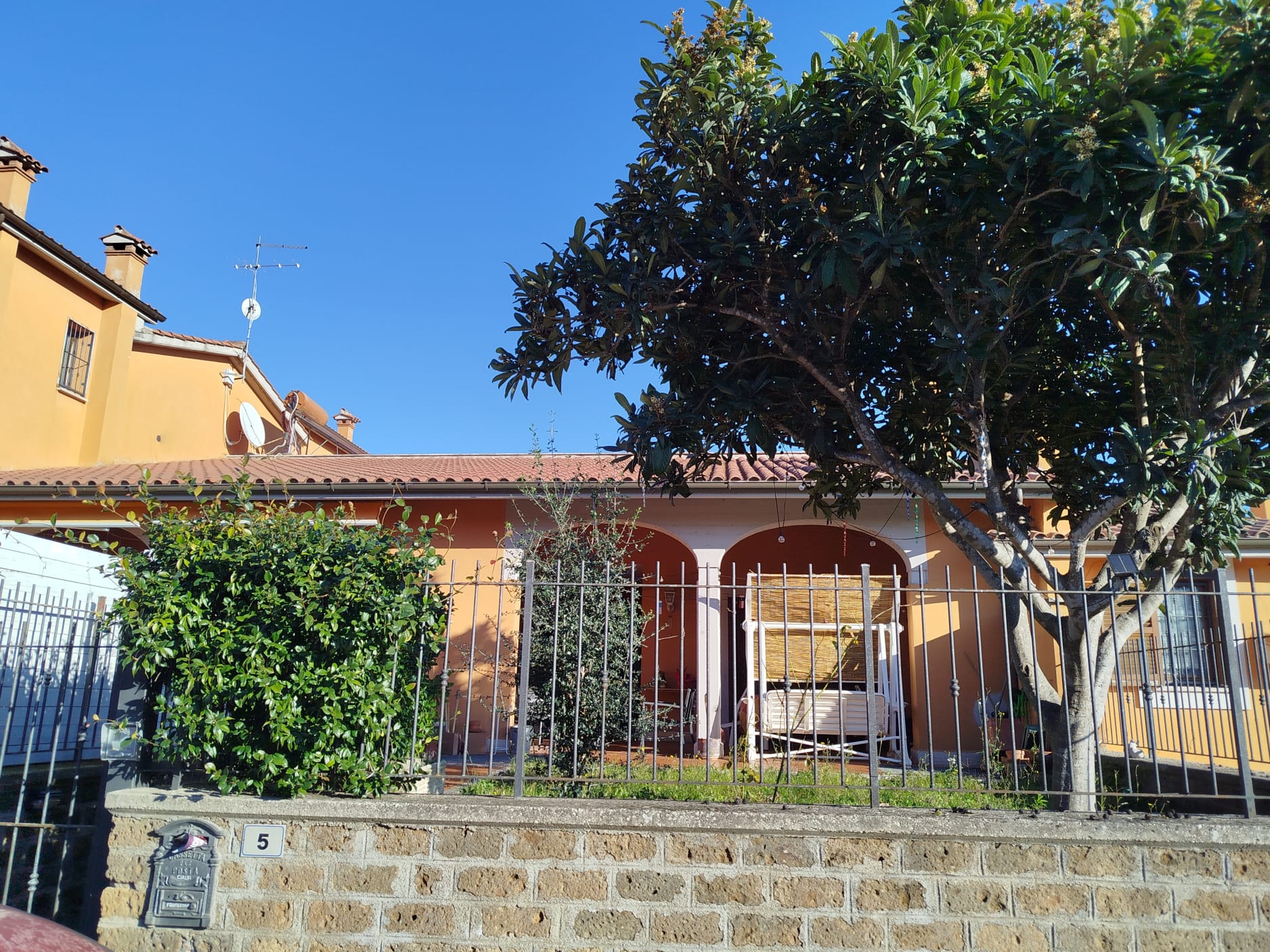 64B67288-7D9C-4496-BCD8-728065259870