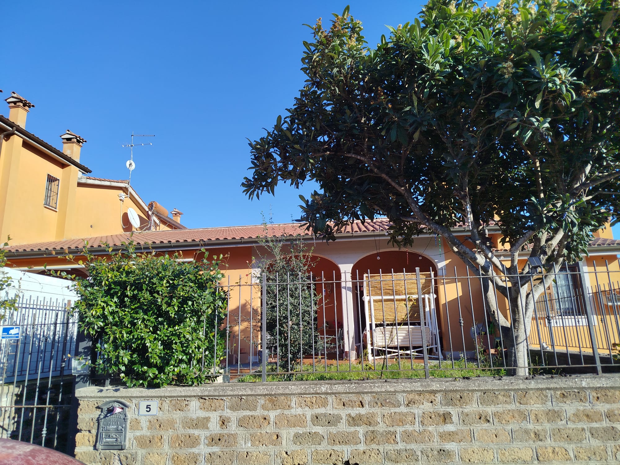 8E70C246-E0BA-4F5A-950E-FC341DE7CC76